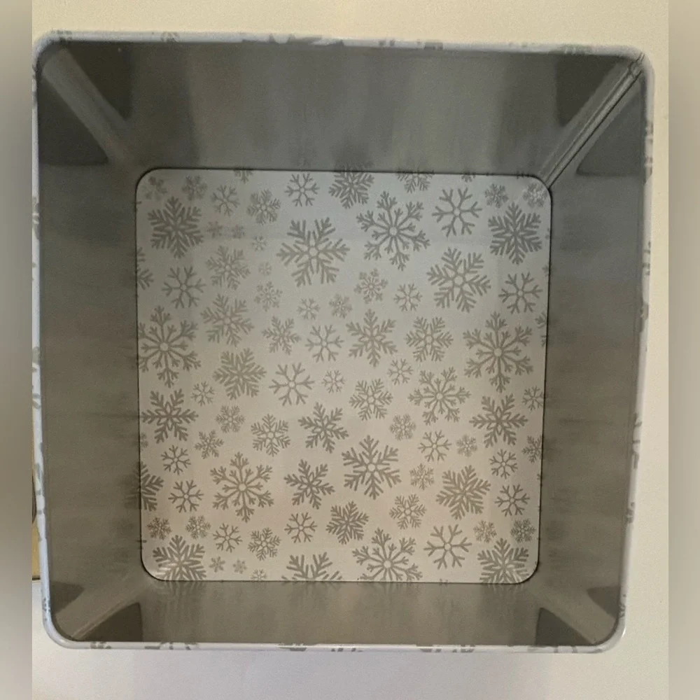 white & silver w/ a splash of blue snowflake gift bags & boxes-10 items NEW NWT